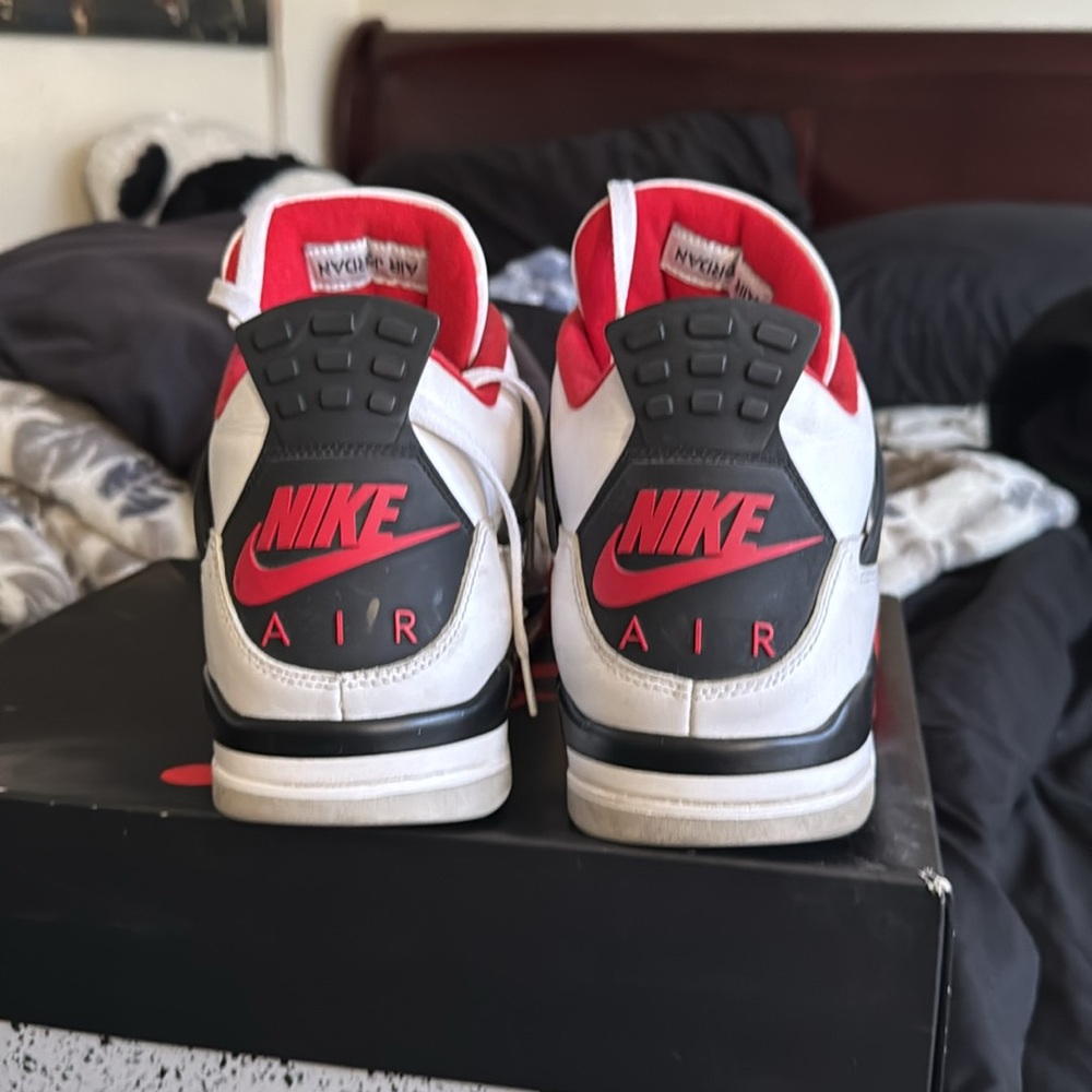 Jordan 4 Retro - Picture 5 of 5
